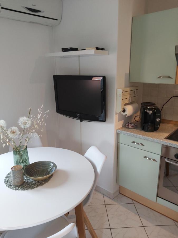 Ferienwohnung Mit 2 Schlafzimmer Oder Studio Apartment - Istrien-Fiorini Brtonigla Exterior photo