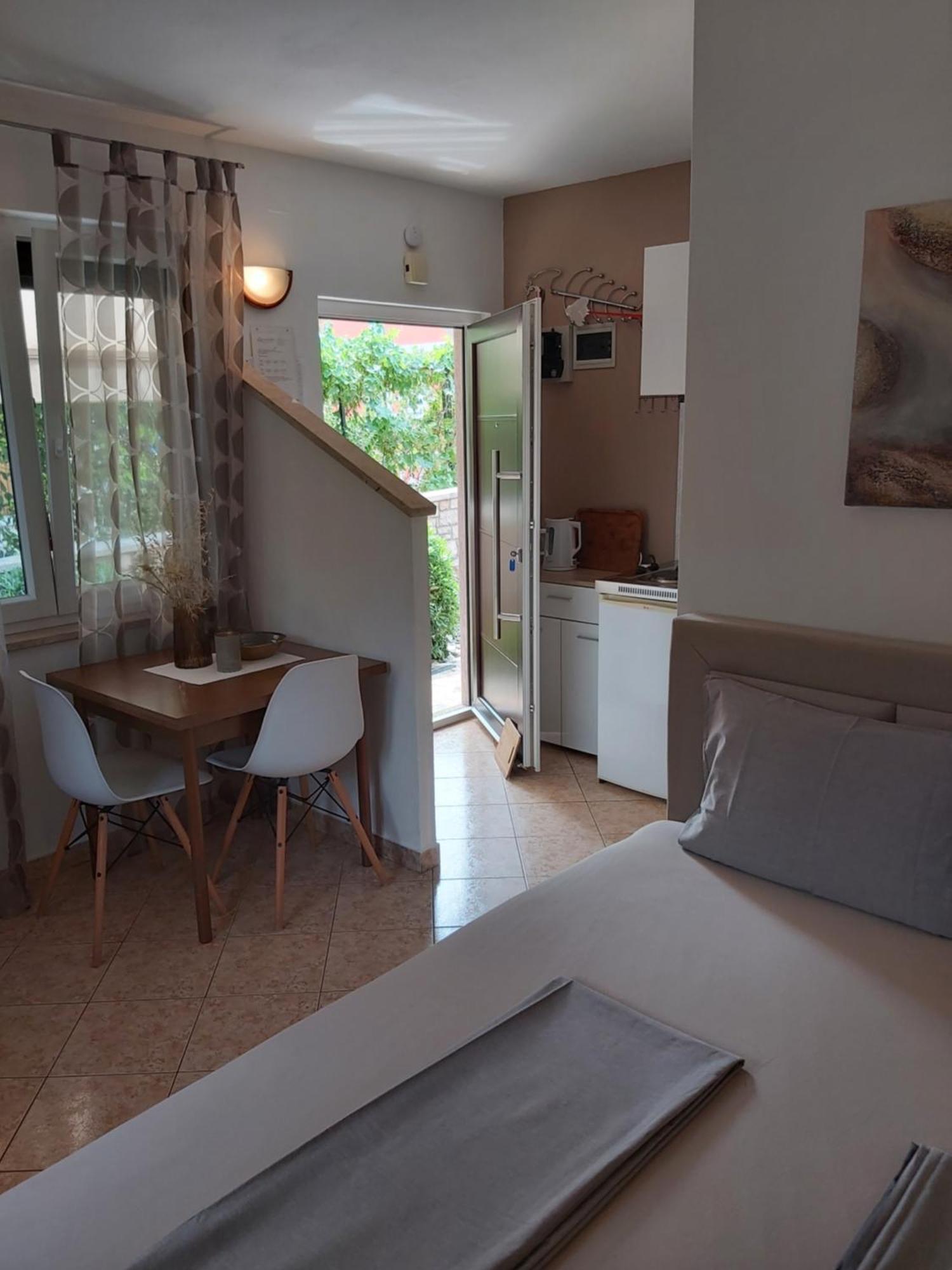 Ferienwohnung Mit 2 Schlafzimmer Oder Studio Apartment - Istrien-Fiorini Brtonigla Room photo