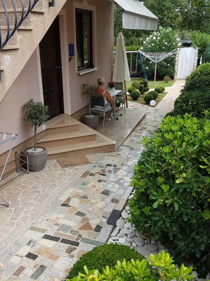 Ferienwohnung Mit 2 Schlafzimmer Oder Studio Apartment - Istrien-Fiorini Brtonigla Exterior photo